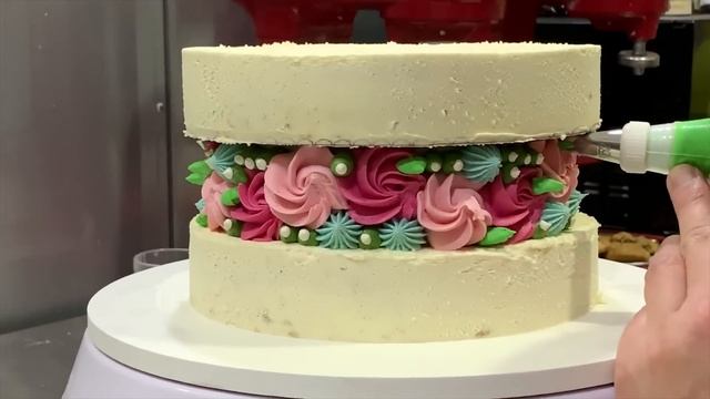 Rosette Fault Line Design Cake смотреть онлайн