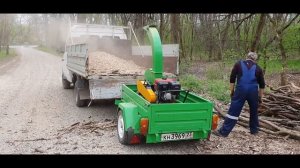 Веткоизмельчитель щепорез с бензиновым приводом 18 л.с.