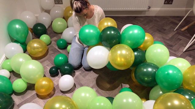 EASY DIY BALLOON GARLAND | HOW TO | TUTORIAL | JUNGLE THEME смотреть онлайн