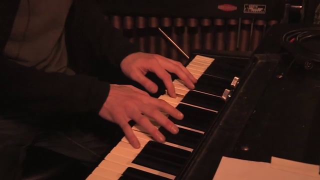 Quand Xavier Tribolet utilise le Tubemeister 18 pour ses claviers (La Boite Noire) смотреть онлайн