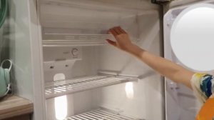 Как поставить полки в холодильник