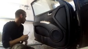 Снятие дверных карт Kia Sportage