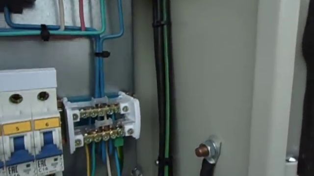 Установка собранных щитов на участке у клиента смотреть онлайн
