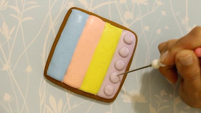 Рисуем POP IT / Как нарисовать пряник Поп ит / How to decorate POP IT cookie / ПРЯНИК ПОП ИТ смотреть онлайн