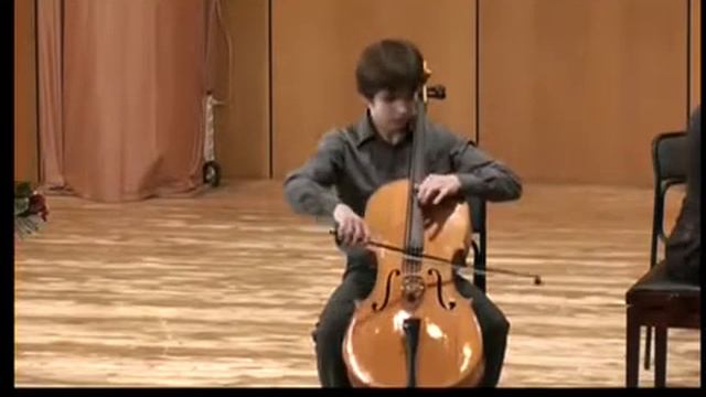 Akim Korkin plays Martinu variations on the Rossini theme смотреть онлайн