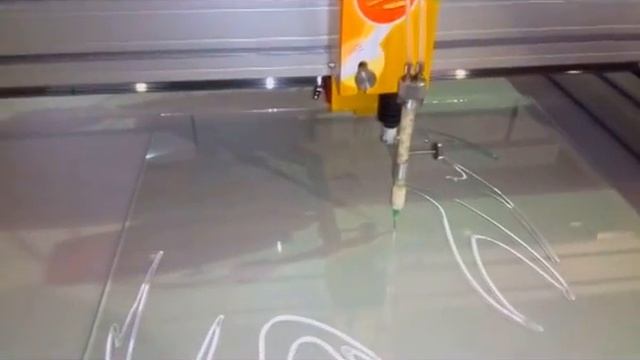Витражная машина от производителя для создания витражей Pelican DM 1024. смотреть онлайн