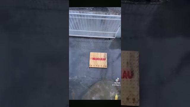 бутылки по лестнице бью смотреть онлайн