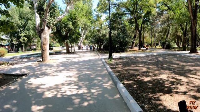 Неспешная покатушка по Феодосии на прокатном велосипеде. смотреть онлайн