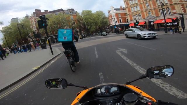 4K POV RIDE - Honda CBR600RR in London смотреть онлайн
