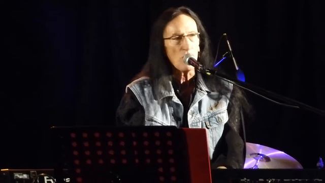 Ken Hensley - 04 - Wise Man (Концерт, Белгород, МКЦ БелГУ 07.12.2014) смотреть онлайн
