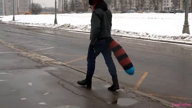 Эрик Енот приехал на прогулку в Тропарёвский парк смотреть онлайн