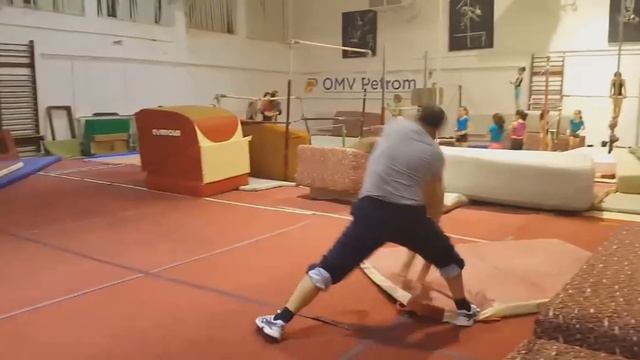 Sabrina,daughter of Camelia Voinea - first day full floor exercise смотреть онлайн