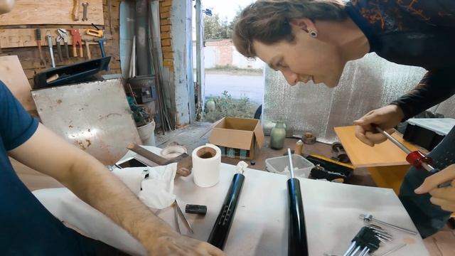 ПРОБУЕМ БЕЗ ОПЫТА ОБСЛУЖИТЬ ВИЛКУ / Как устроена топовая воздушная вилка RockShox Pike Ultimate смотреть онлайн