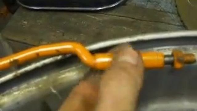 Крепление для колпаков на диски с фуры. СМОТРИМ И УЧИМСЯ ! смотреть онлайн