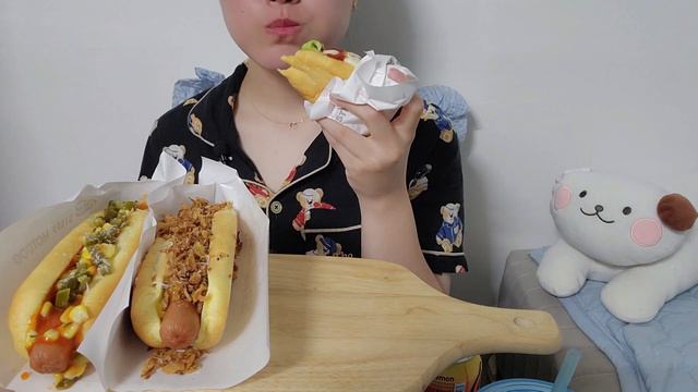 [먹방브이로그] 대전에 빵 사러 감...(성심당/디저트/빵/피자/핫도그) смотреть онлайн