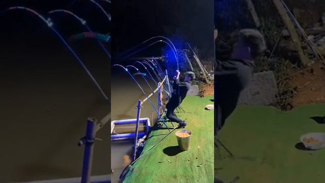 А по сколько удочек вы берете с собой на рыбалку #рыбалка #fishing смотреть онлайн