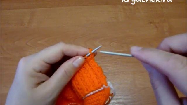 Пинетки Ежики спицами. Часть 2 смотреть онлайн