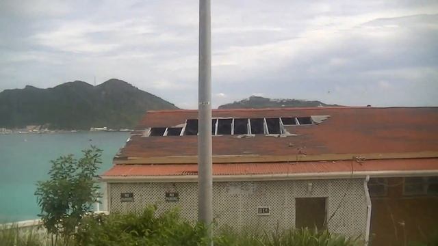 ?35/   PHILIPSBURG,    ST.MAARTIN .    TOUR AFTER HURRICANE.