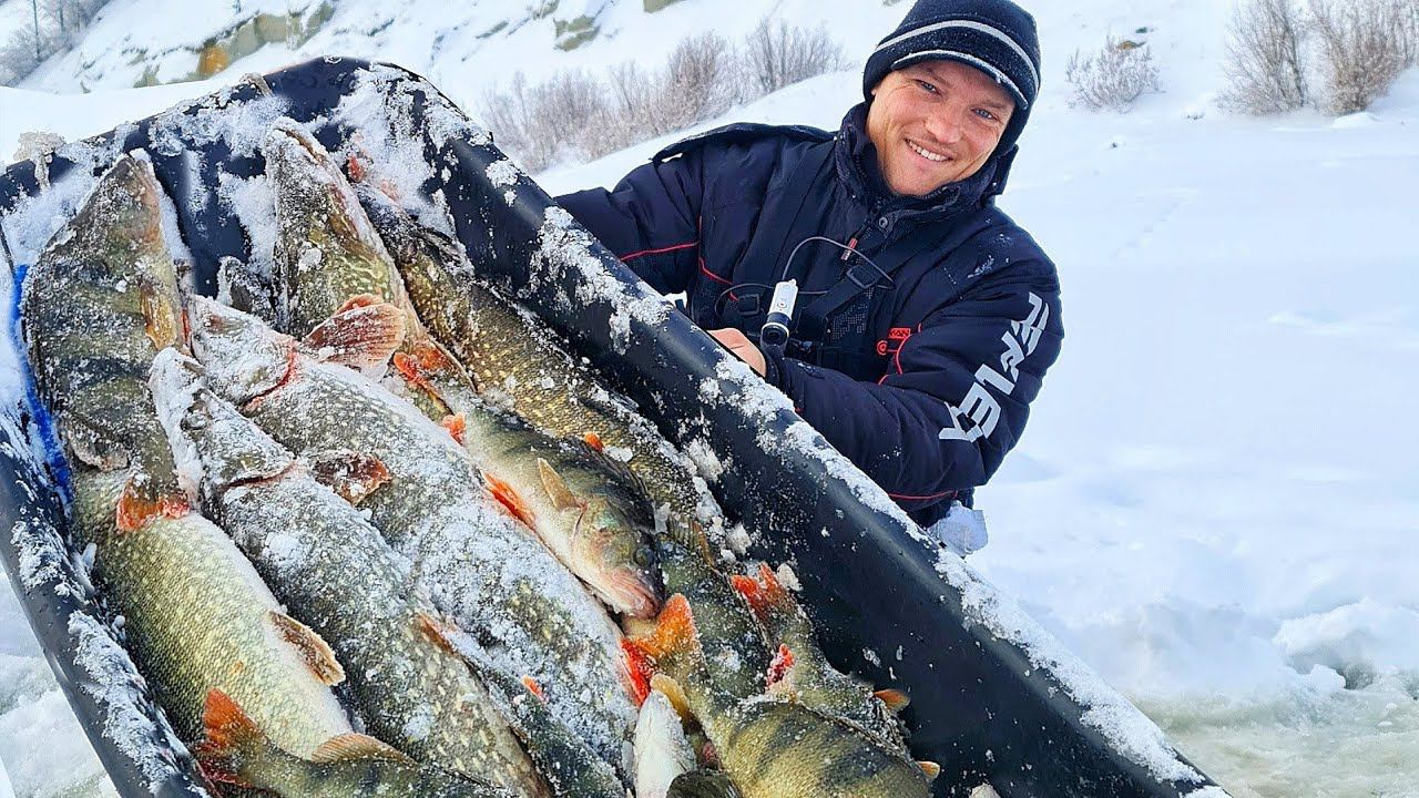 РВУТСЯ ЛЕСКИ, ГНУТСЯ КРЮЧКИ! КОНЕЦ БЛИЗОК Якутии! серия 14 смотреть онлайн