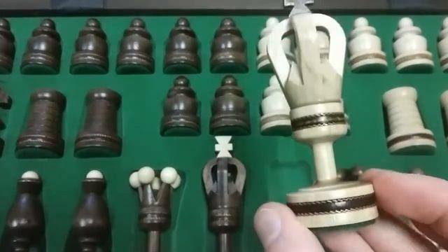 ШАХМАТЫ КОРОЛЕВСКИЕ ИНКРУСТИРОВАННЫЕ МЕДНОЙ НИТЬЮ смотреть онлайн