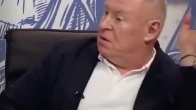 почему смотреть онлайн