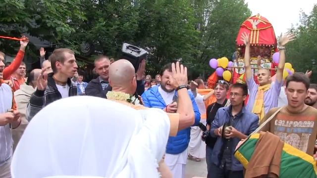 Ratha Yatra 2014! при участии Е. С. Бхакти Бринга Говинды Свами в Саратове смотреть онлайн