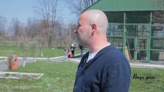 Люди дела. Сотрудник зоопарка смотреть онлайн