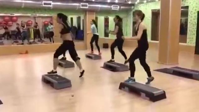 Степ в фитнес-центре ПАЛЛАДА Отрадное смотреть онлайн