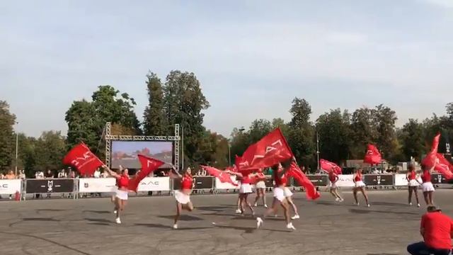 Группа поддержки эклипс номер с флагами для компании "ГАЛС" смотреть онлайн