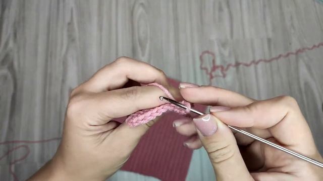 КРАСИВЫЕ КОСИЧКИ КРЮЧКОМ | Простой способ вязания крючком красивого узора (косички как спицами) смотреть онлайн