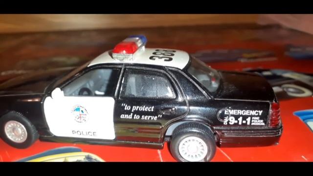 FORD CROWN VICTORIA POLICE INTERCEPTOR 1/42 BY KINSMART
