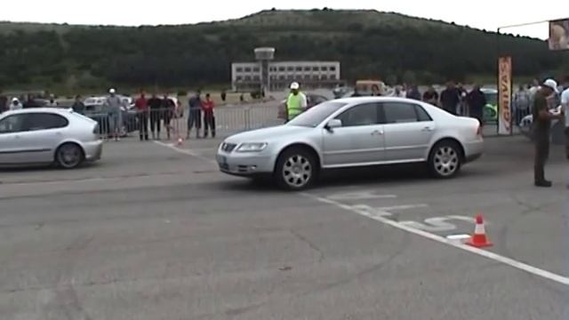 Drag Sliven 05.06.2011g. - Seat Leon 1.9TDI vs VW Phaeton 5.0TDI V10 смотреть онлайн