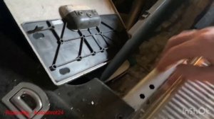 Снимаю Нерж. накладку Volkswagen Touareg 2002 - 2010 Как снять  в багажнике накладку с нерж?