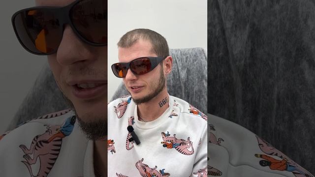 Женя пришел удалять татуировки, потому что они мешают на работе! Несчастливое число! смотреть онлайн