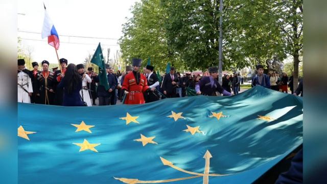 КТО И ЗАЧЕМ ПРИДУМАЛ ИЗБУШКУ НА КУРЬИХ НОЖКАХ смотреть онлайн