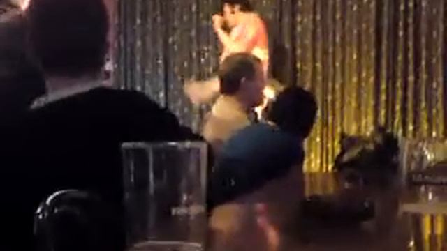 A Little Less Conversation Gary Gibson as Elvis смотреть онлайн