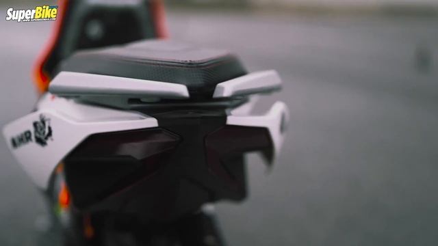 5 ประเด็นต้องรู้ก่อนจอง Italjet Dragster 300