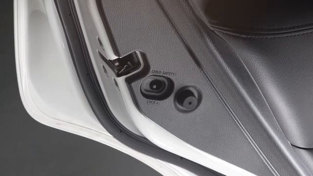 2018 INFINITI QX80 - Child Safety Rear Door Locks смотреть онлайн