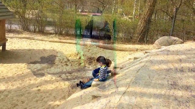 Детская площадка am Volkspark Берлин смотреть онлайн