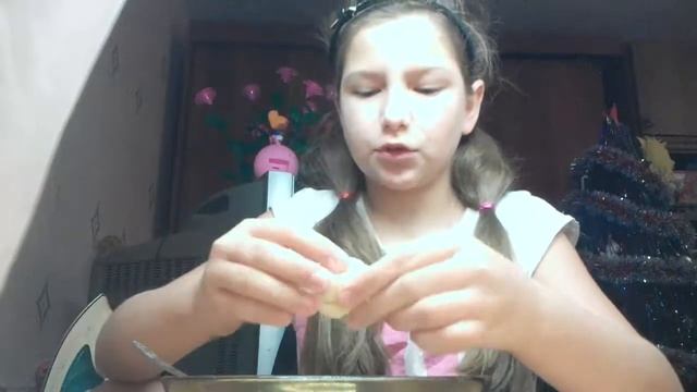 Я знаю что видео отстой но Лизун крутой получился! Лизун из муки смотреть онлайн
