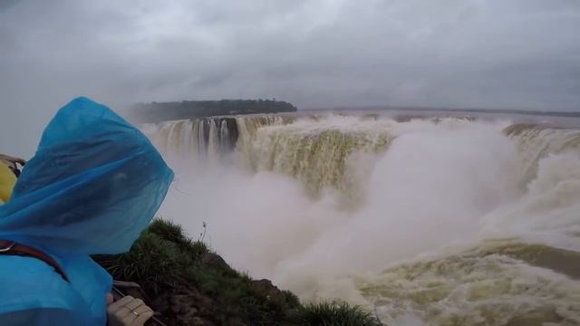 Самый большой водопад в Мире!! что посетить в Бразилии? Самый опасный водопад! смотреть онлайн