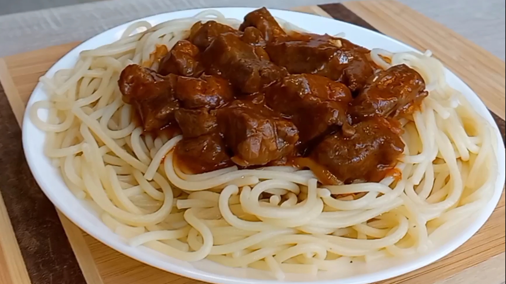 Вкусно и так знакомо ГУЛЯШ с подливой из СССР Тот самый вкус из детства смотреть онлайн