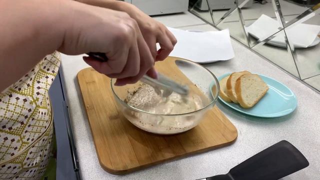 А что у нас к чаю?(гренки с сыром и корицей) смотреть онлайн