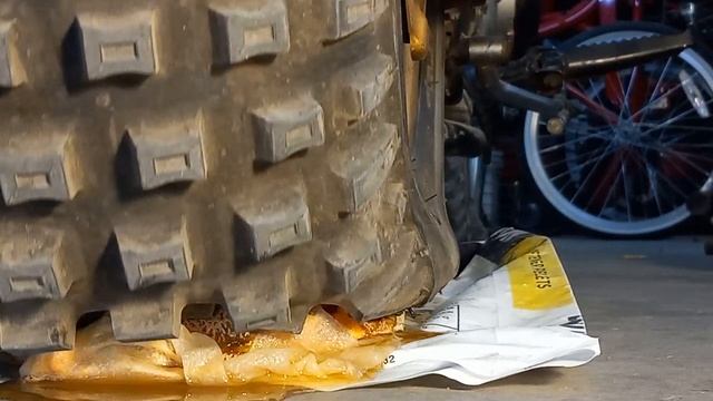 running over someone's crushing and flat under fat soft low pressure Balloon tires смотреть онлайн