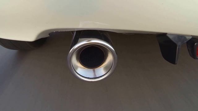 Звук выхлопа Nissan Note в разгоне