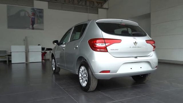 Renault: Así se ve el exterior de un Renault Sandero Life 2021 de color gris estrella смотреть онлайн