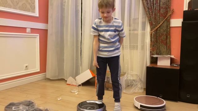 Обзор роботов пылесосов ILife Shinebot W400 и ILife V7S