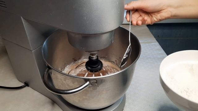 Шоколадный пирог. Самый легкий шоколадный пирог смотреть онлайн