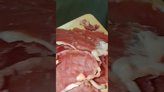 Мясные чипсы. Удобная упаковка позволяет брать чипсы с собой в поездки, на работу или в спортзал.