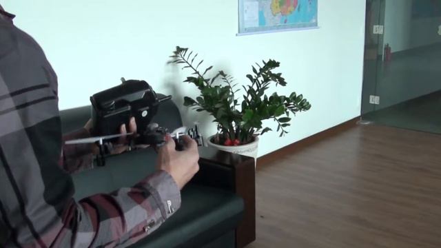 XBM-26 rc quadcopter equipped with 6-axis gyro смотреть онлайн